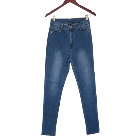 BOB Denim - Fashion Nova BOB Size 9/10 High Rise Skinny Jeans.